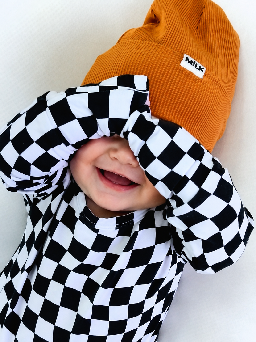 Bonnet et bandeau bébé : à quoi ça sert vraiment